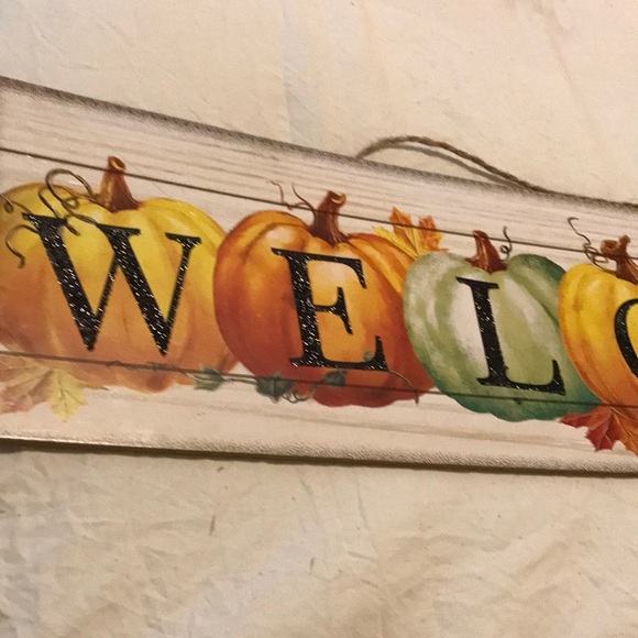 Lightweight Autumn Welcome Sign W/ Pumpkins - Picture 1 of 5